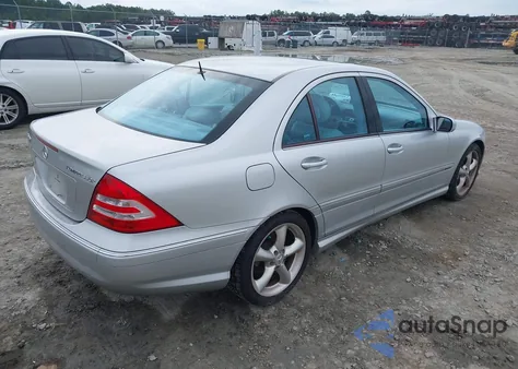 2005 Mercedes-Benz C 230 Kompressor Sport из США, поврежденный, VIN WDBRF40JX5F641990
